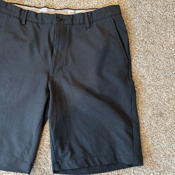 Greg Norman flat front poly/spandex charcoal golf and activewear shorts. 36” - Picture 2 of 8